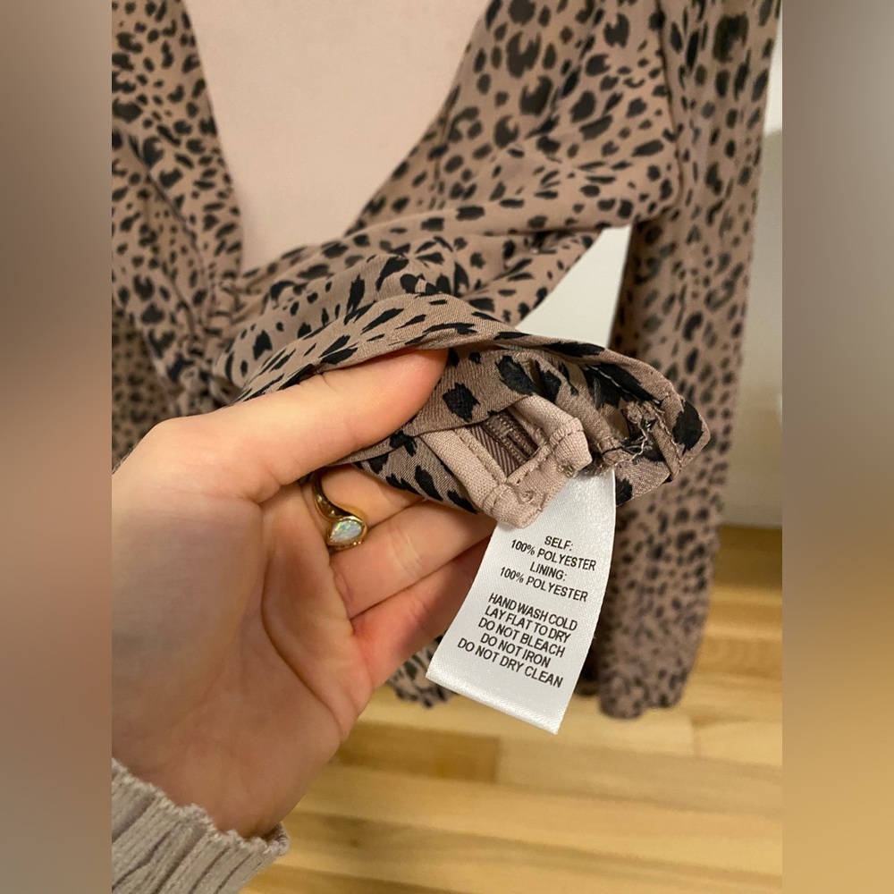 Lulus Having A Moment Taupe Leopard Print Balloon
Sleeve Top - Picture 8 of 9